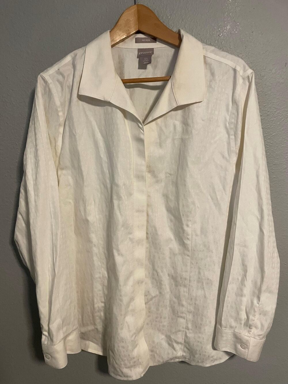 Chicos Womens Top Size 3.5 US 18 White Dot Texture No Iron Career FLAW READ